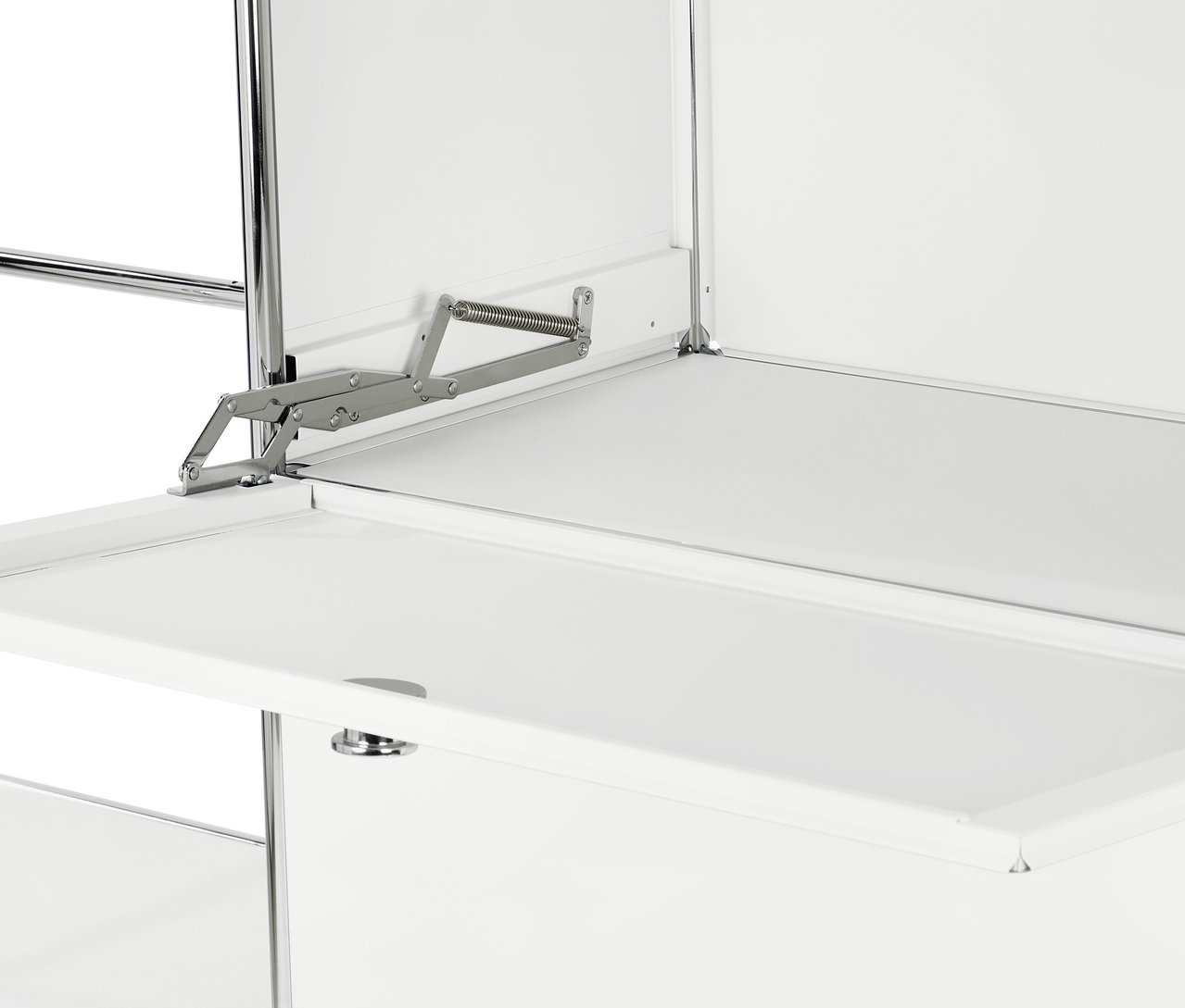 Detail einer weißen Metallgarderobe »CN3« mit 2 Klappfächern und 2 Schubladen.