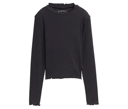 Schwarzes Langarmshirt mit Rüschenbesatz.