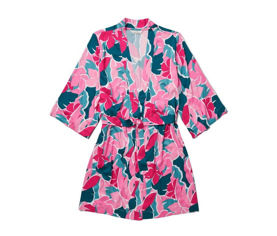 Rosa-grüner Morgenmantel mit Blumenmuster.