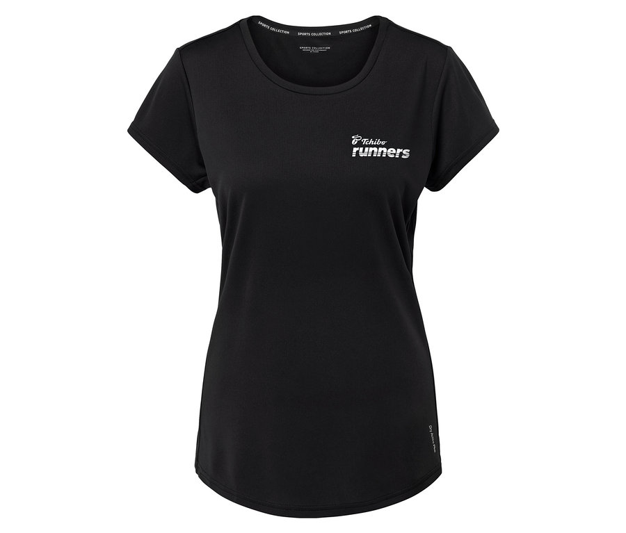 Schwarzes T-Shirt mit "Tchibo runners" Aufdruck und "Sports Collection" Schriftzug am Kragen.