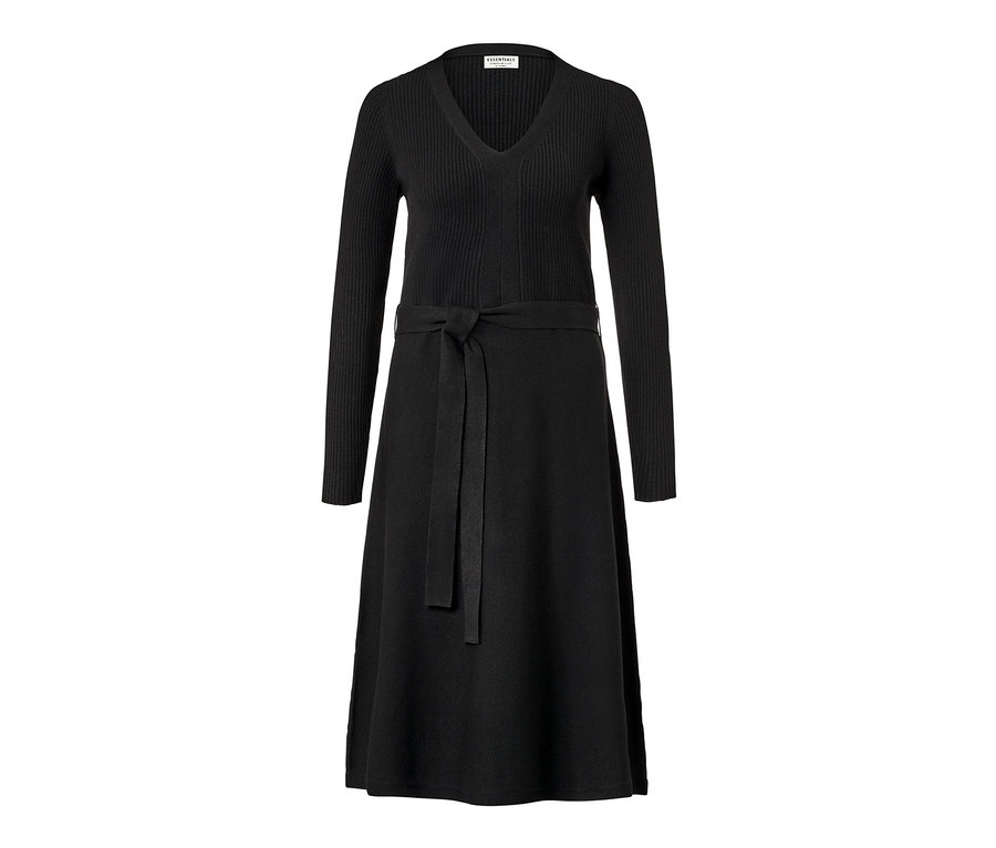 Schwarzes Strickkleid mit langen Ärmeln und Gürtel.