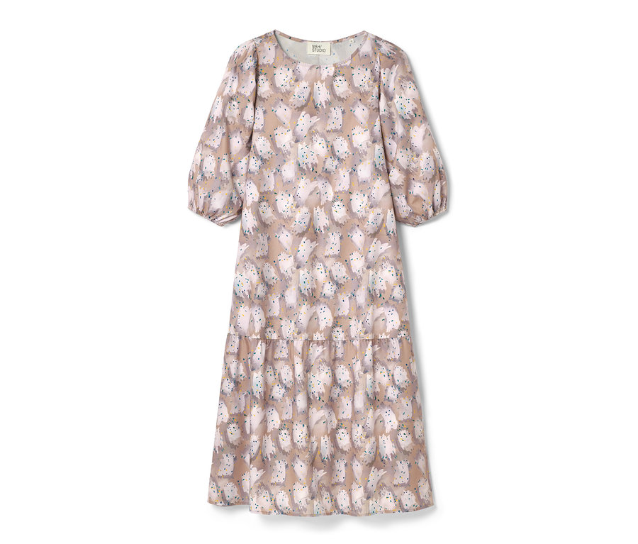 Gemustertes NAH/STUDIO Kleid aus Bio-Baumwolle mit Puffärmeln.