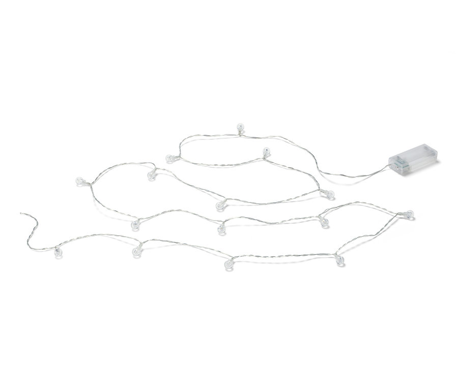 LED-Kugel-Lichterkette auf weißem Hintergrund.