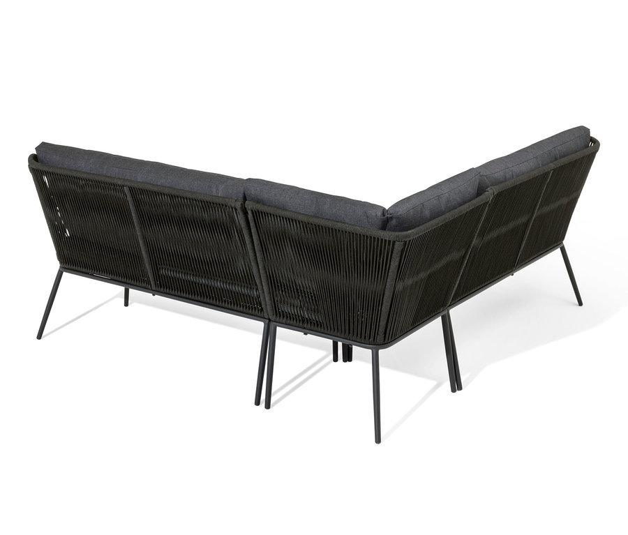 Lounge-Ecke mit Textilgeflecht.