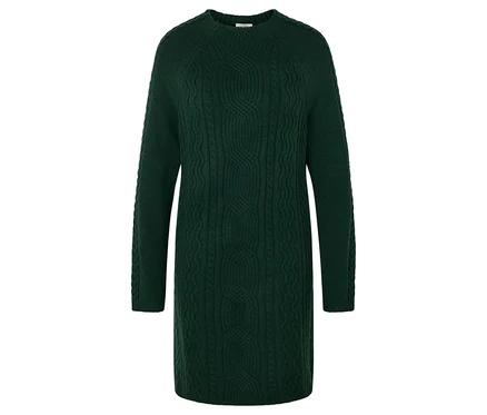 Ein grünes Strickkleid mit langen Ärmeln und Zopfmuster.
