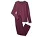Burgunderfarbenes Pyjama-Set, bestehend aus einem langärmligen Oberteil und einer Hose mit Zickzackmuster, auf einem weißen Hintergrund.