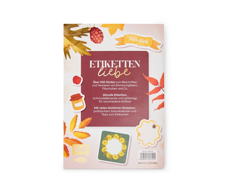 Buch „ETIKETTEN liebe“ mit Herbstblättern, roten Beeren, einem Apfel und einem Marmeladenglas. Es bietet über 300 Aufkleber für Gläser, Dekoelemente, Letterings, Rezepte, einen Saisonkalender und Einkochtipps.