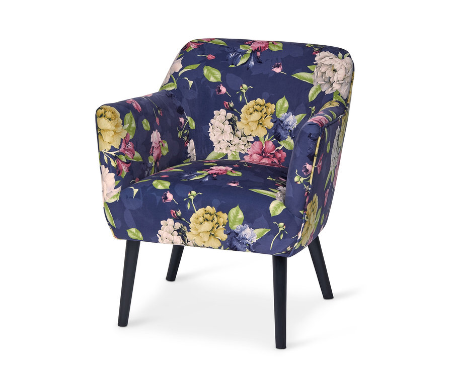Sessel mit Blumenprint.