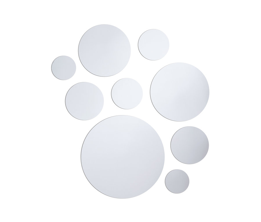Neun selbstklebende Spiegelsticker unterschiedlicher Größe in kreisförmiger Anordnung.