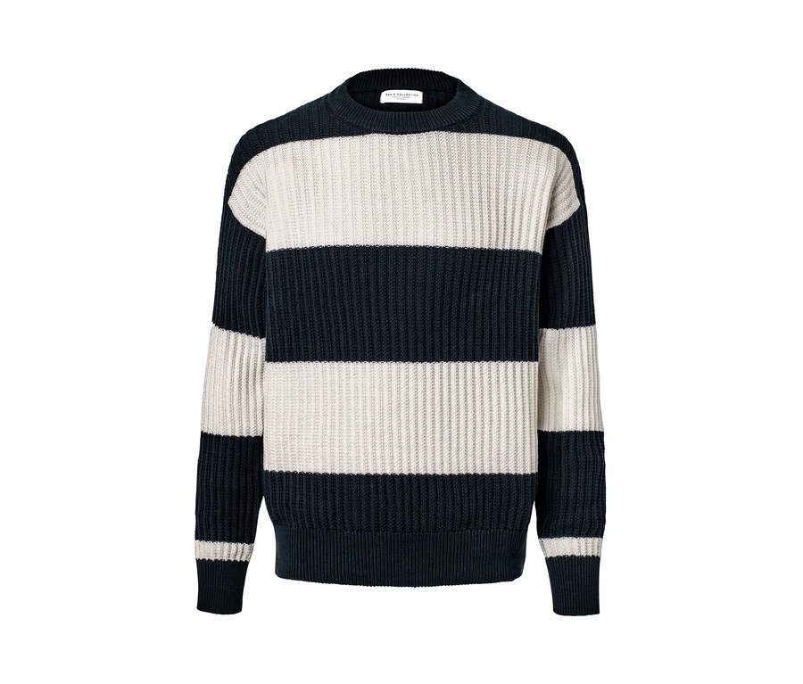 Grobstrick-Pullover mit horizontalen Streifen in Dunkelblau und Weiß.