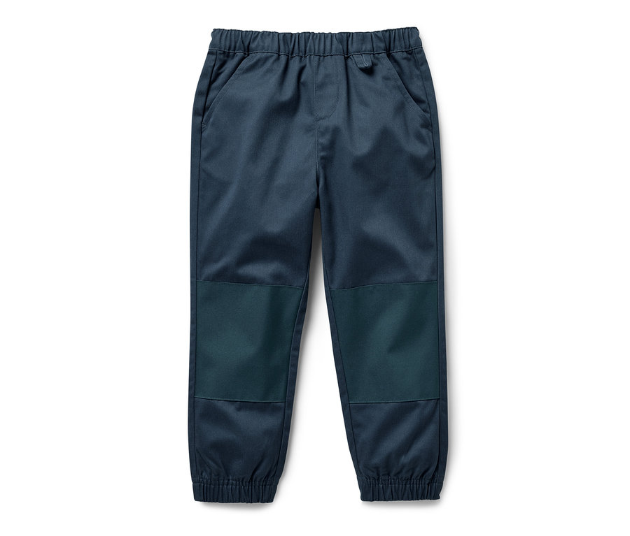 Eine dunkelblaue Kinder-Outdoorhose.