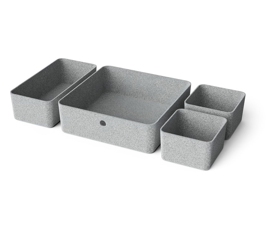 Vier graue Aufbewahrungsboxen unterschiedlicher Größe auf einem weißen Hintergrund angeordnet.