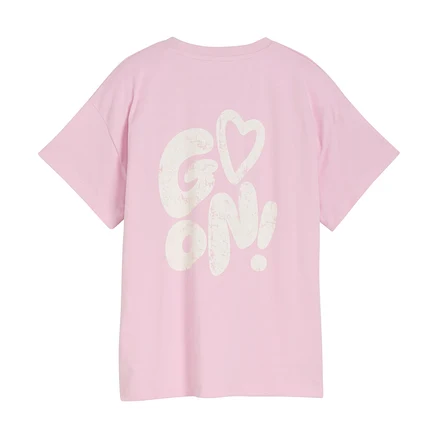 Rückansicht eines Tom Tailor T-Shirts mit Print in Pink.