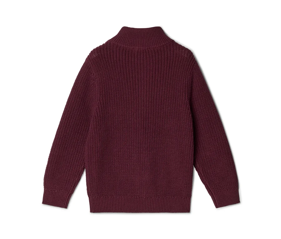 Rückansicht eines burgunderroten Strickpullovers mit Stehkragen, Rippbündchen und Saum.