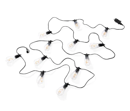 Eine LED-Filament-Lichterkette mit schwarzen Kabeln liegt auf einem weißen Hintergrund.