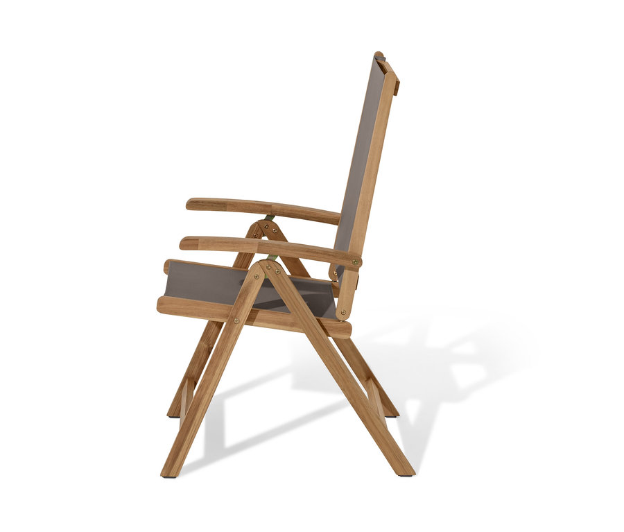 Seitliche Ansicht eines Hochlehners »Lenja« mit verstellbarer Rückenlehne aus Holz und Textil.