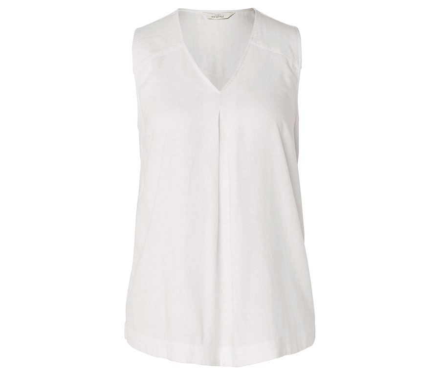 Ärmellose, weiße Bluse mit V-Ausschnitt.
