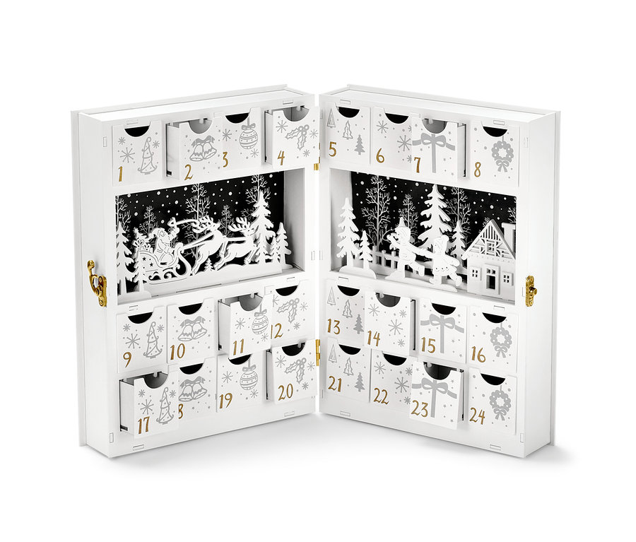 Geöffneter, weißer LED-Adventskalender mit einer schwarzen Papierszene eines von Rentieren gezogenen Schlittens.