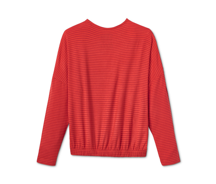 Gerüschtes, rot gestreiftes Langarmshirt.