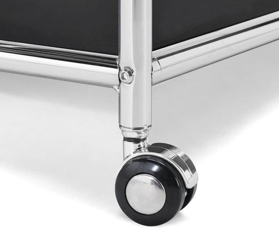 Detailansicht eines schwarzen Couchtischs »CN3« mit Rollen.