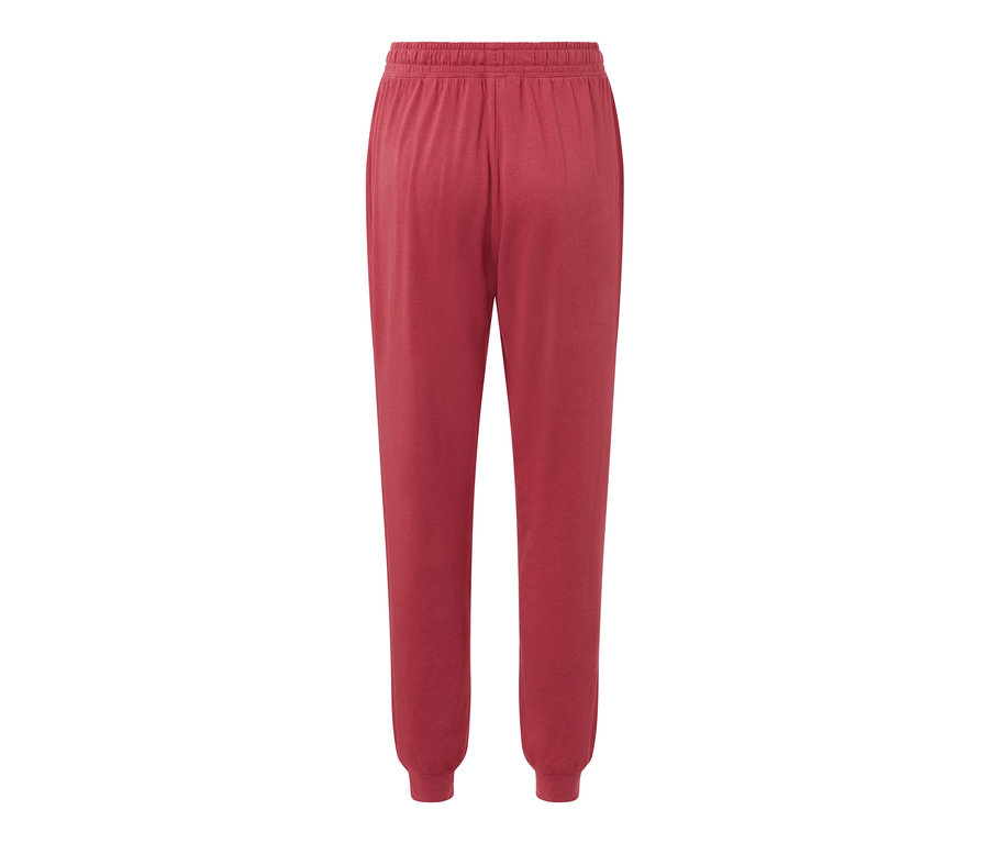Eine rote Pyjamahose.