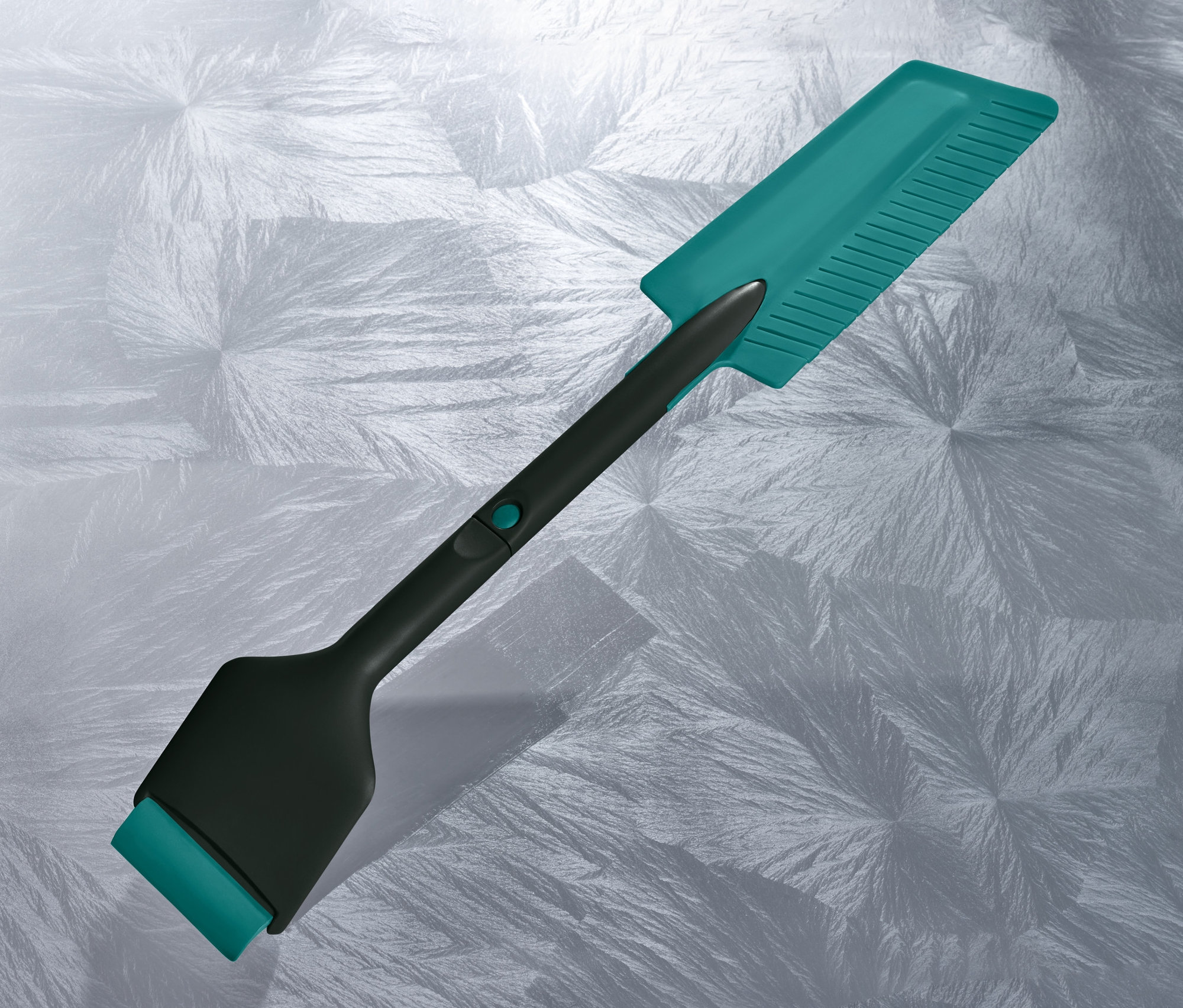 Ein schwarz-türkisfarbener 3-in-1-Auto-Eiskratzer-Schneefeger liegt auf einer strukturierten Oberfläche.