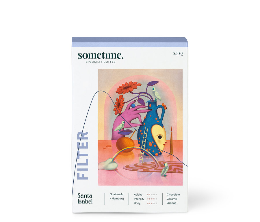 Packung sometime - SANTA ISABEL Filterkaffee - 250 g Ganze Bohne mit Illustration einer Kanne, Früchten und Blumen.