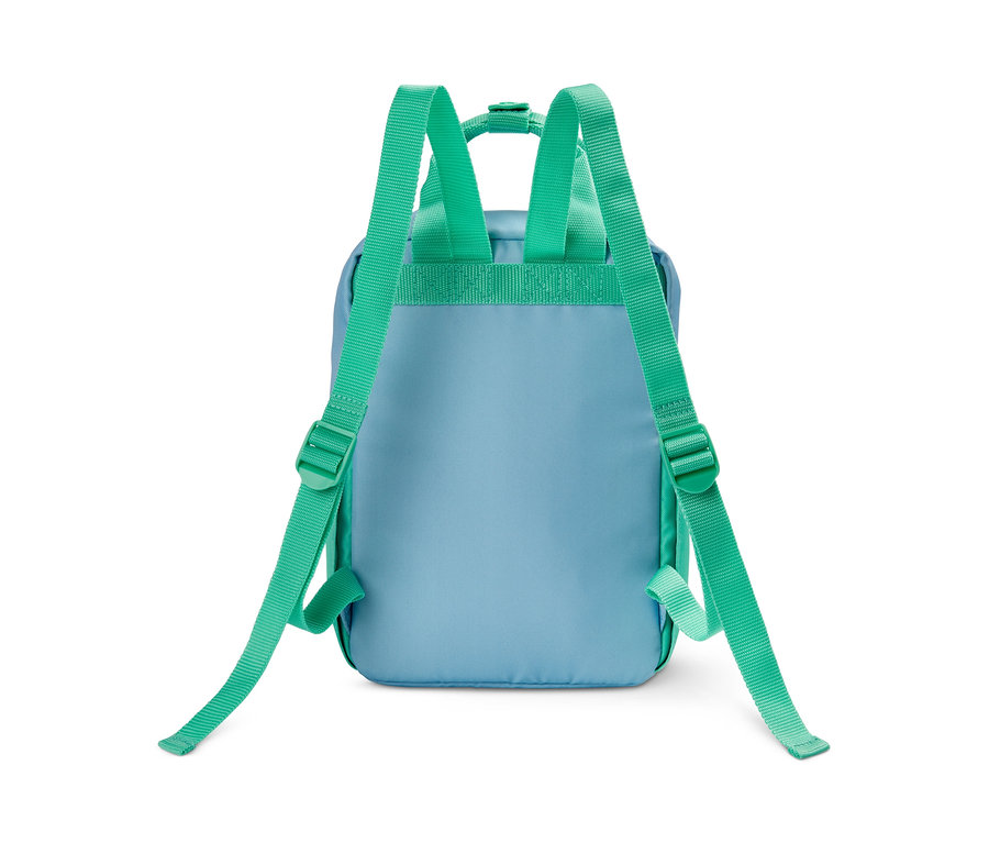Rückansicht eines blauen Outdoor-Rucksacks, mini, mit türkisfarbenen Trägern.