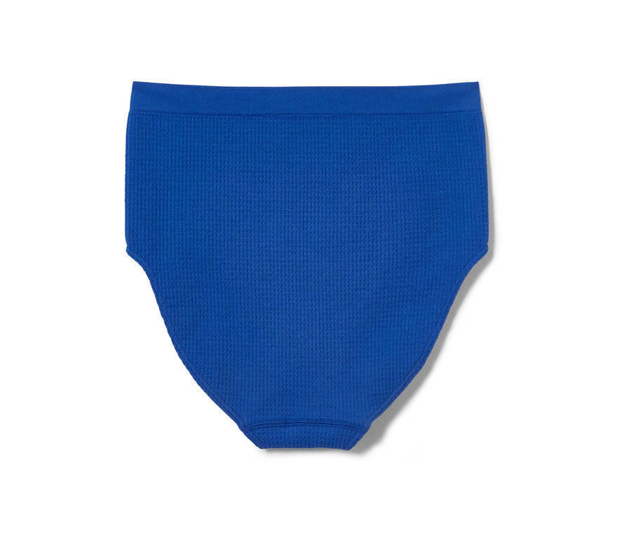 Blauer Seamless-Taillenslip mit Struktur auf weißem Hintergrund.