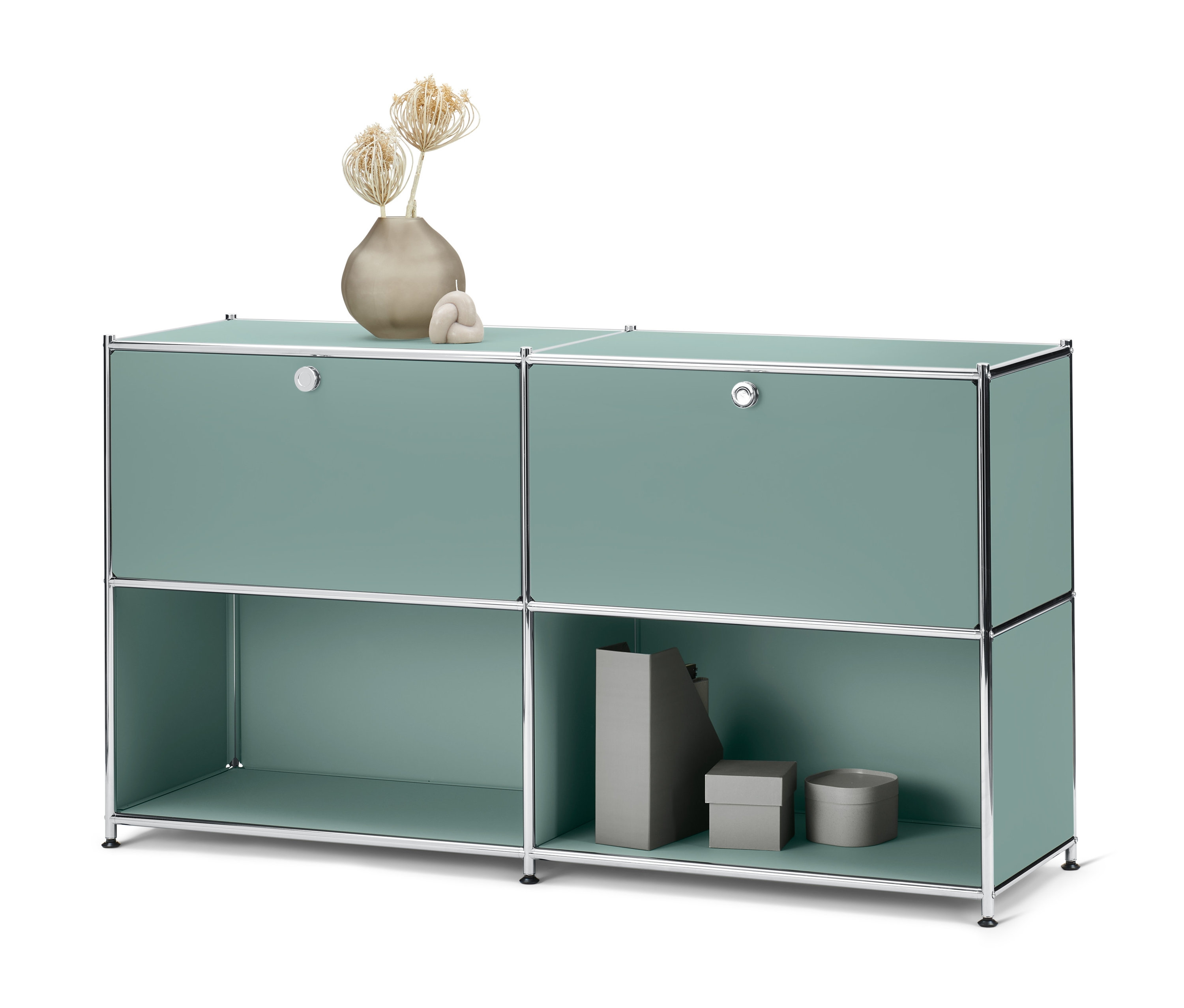 Salbeigrüne Sideboard »CN3« mit 2 versetzbaren Klappfächern.