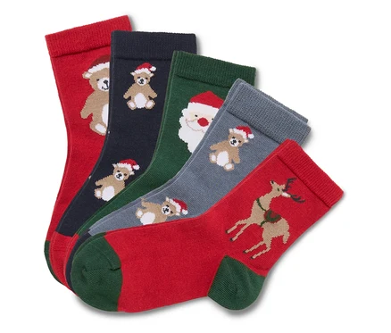 Fünf Paar Weihnachtssocken mit Bären-, Weihnachtsmann- und Rentier-Motiven.