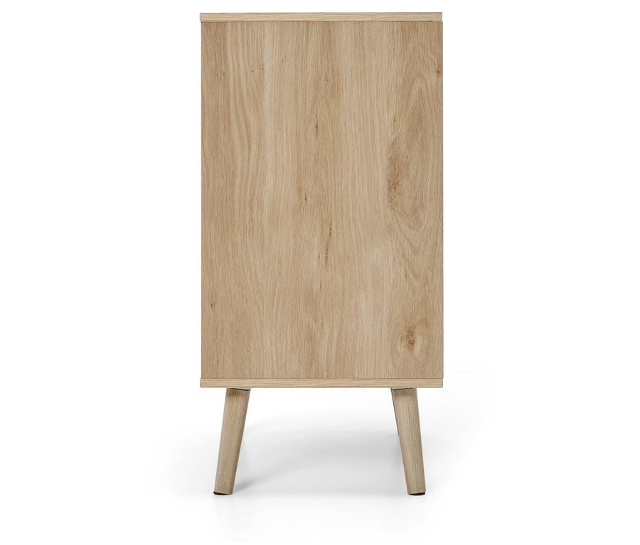 Helle Holzkommode mit Beinen.