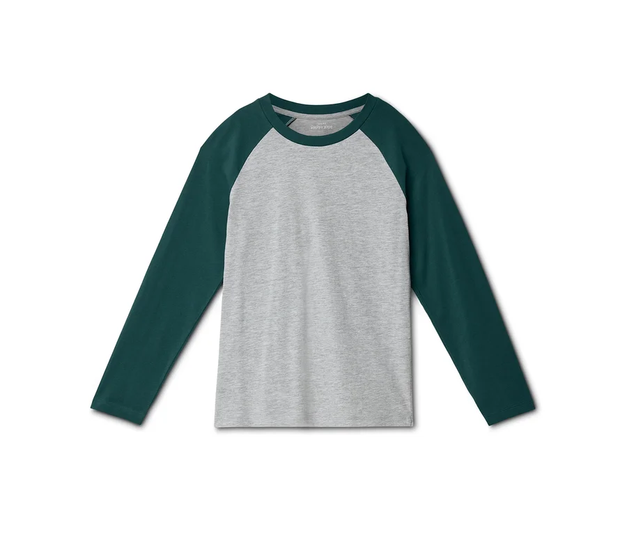 Ein graues Langarm-Raglan-T-Shirt mit dunkelgrünen Ärmeln und Kragen, flach auf weißem Hintergrund liegend.