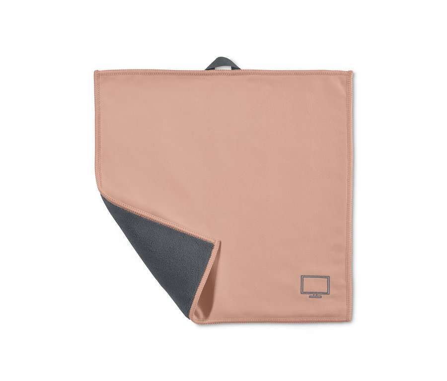 Ein rosa Premium-Reinigungstuch-Set mit grauem Futter und Aufhängeschlaufe.