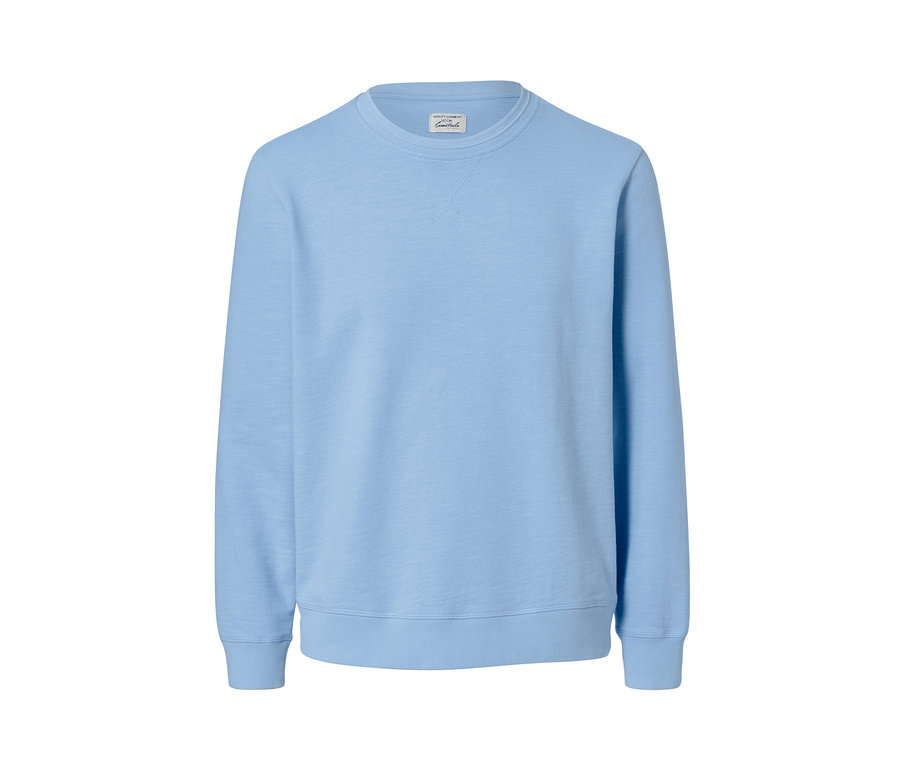 Hellblaues Sweatshirt.