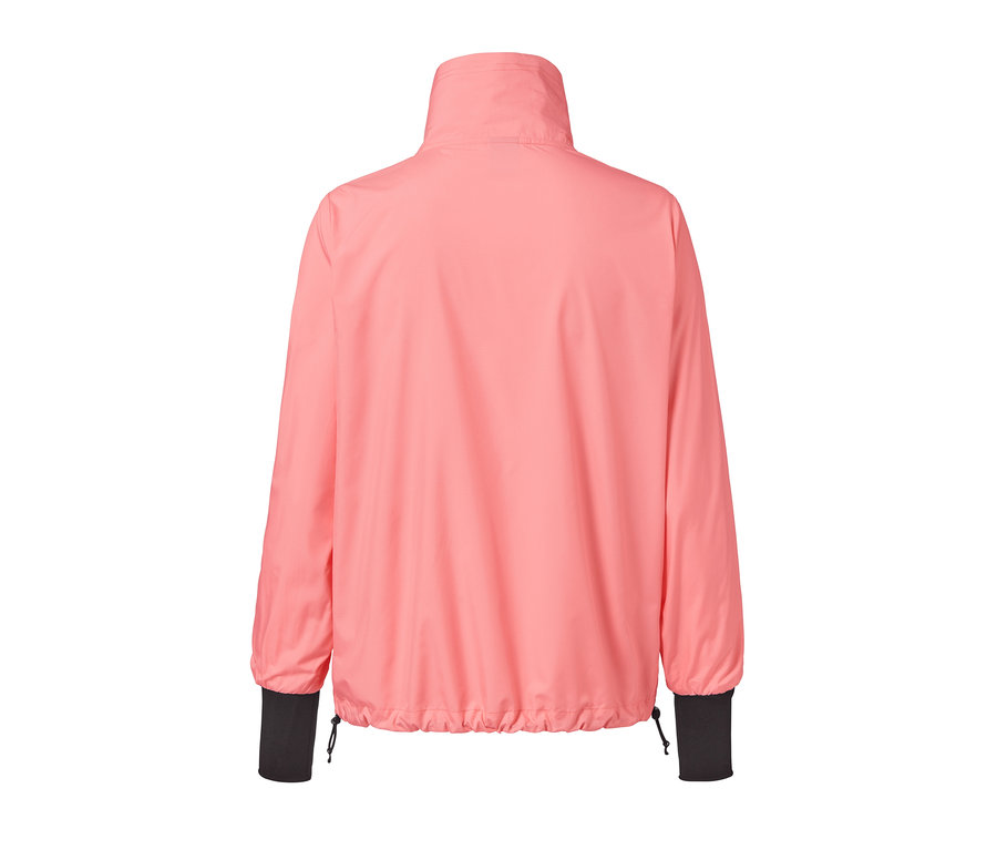 Rosa Laufjacke mit schwarzen Bündchen.