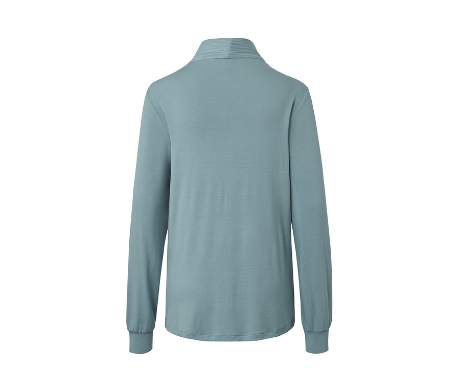 Rückansicht des rauchblauen Langarmshirts mit V-Ausschnitt.