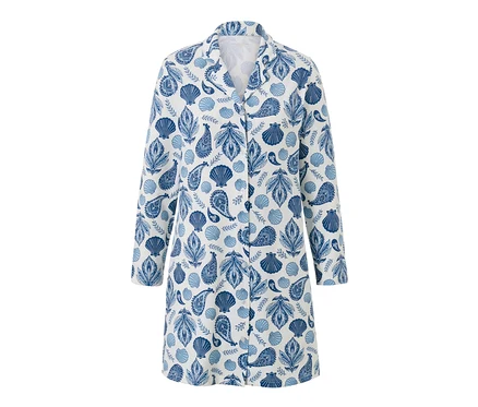 Nachthemd mit blauem Muschel- und Paisleymuster.