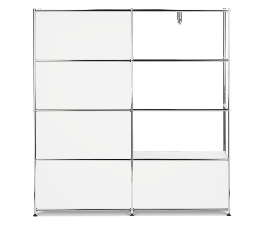 Silberner Metallrahmen mit weißen Paneelen.