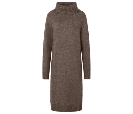 Braunes Strickkleid mit Rollkragen.