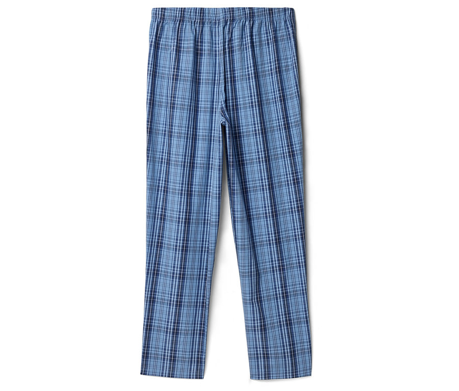 Eine blaue karierte Pyjamahose liegt flach auf einem weißen Hintergrund.