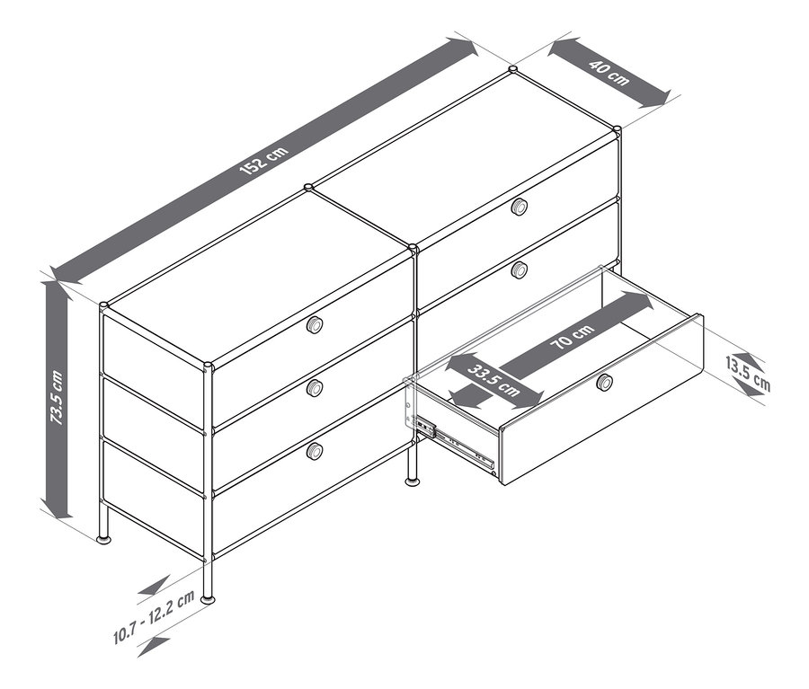 Draufsicht von zwei nebeneinander stehenden Kommode Metall »CN3« mit jeweils 6 Schubladen, wobei eine Schublade geöffnet ist und die Maße der Kommode angezeigt werden.
