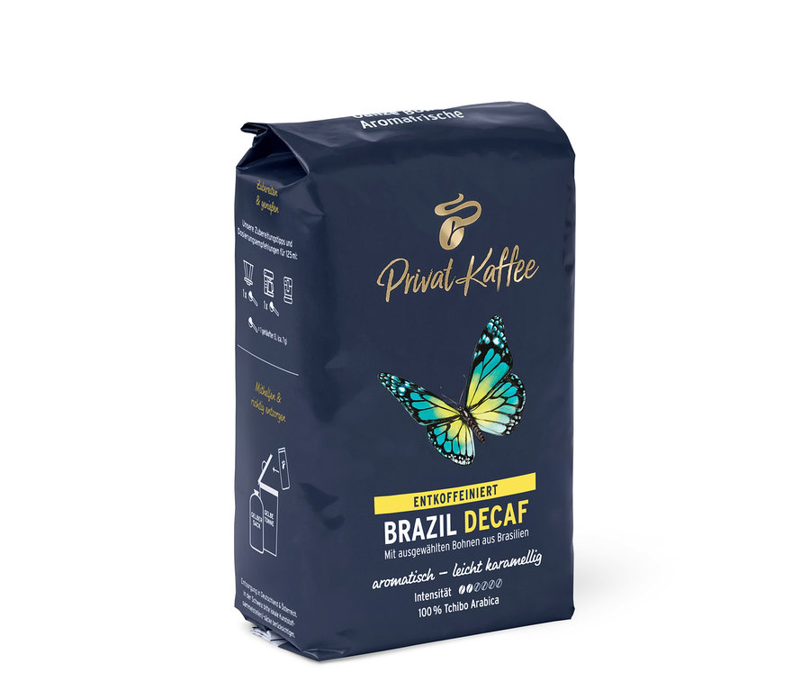 Eine Packung Privat Kaffee Brazil Mild - 6x 500 g Ganze Bohne und Privat Kaffee Brazil Decaf - 500 g Ganze Bohne.