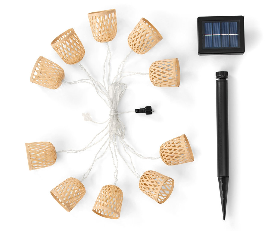 Solar-Lichterkette mit zehn Lichtern und Solarpanel auf weißem Hintergrund.