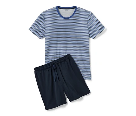 Blau-dunkelblauer Shorty-Pyjama bestehend aus einem gestreiften T-Shirt und Shorts.