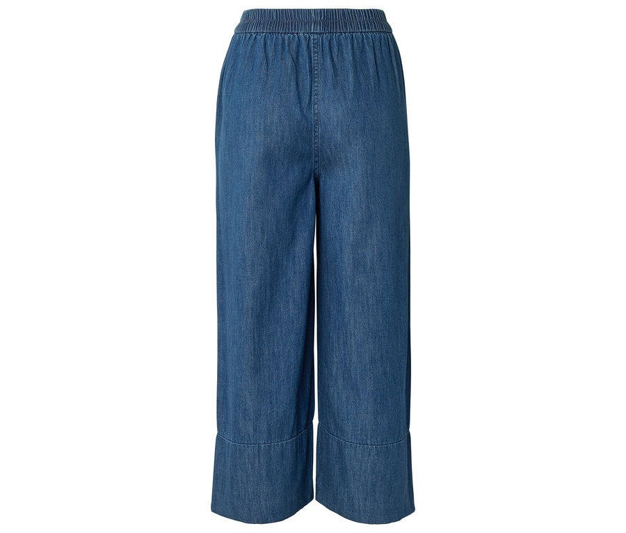 Rückansicht einer Jeanshose mit weitem Bein und elastischem Bund.