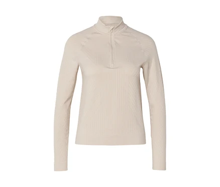 Helles beiges Langarmshirt mit Stehkragen und kurzem Reißverschluss, vertikaler Rippenstruktur und dezenten geometrischen Mustern auf Brust und Seiten.