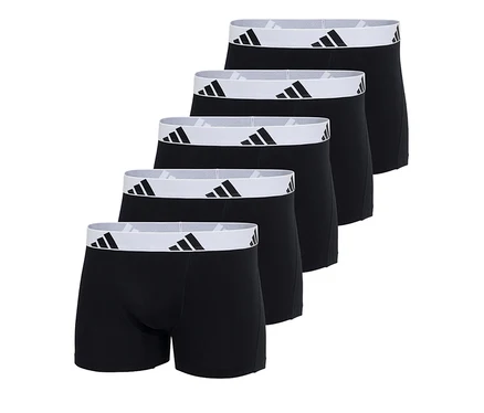 Fünf schwarze adidas Active Flex Cotton Slipboxer mit weißen Bundbändern und schwarzen adidas Logos, diagonal angeordnet.