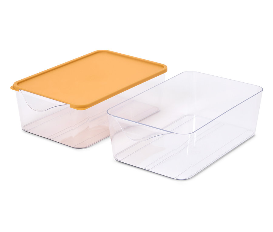 Zwei durchsichtige Aufbewahrungsboxen, eine mit orangefarbenem Deckel.