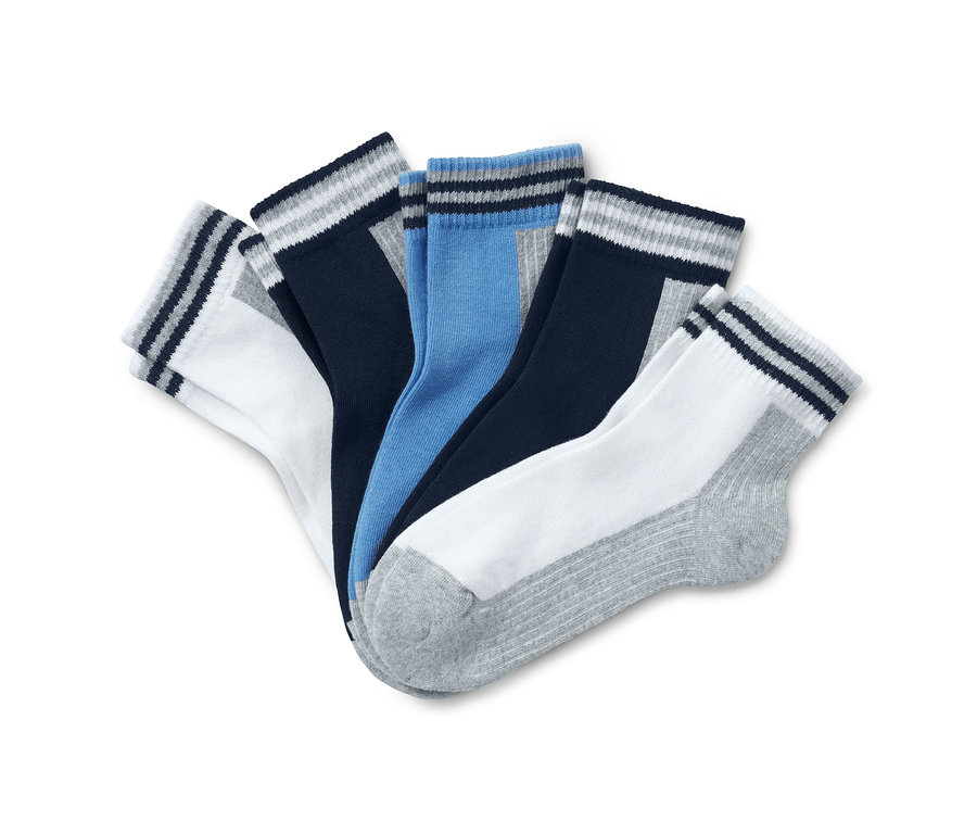 Fünf Paar Sport-Sneakersocken.